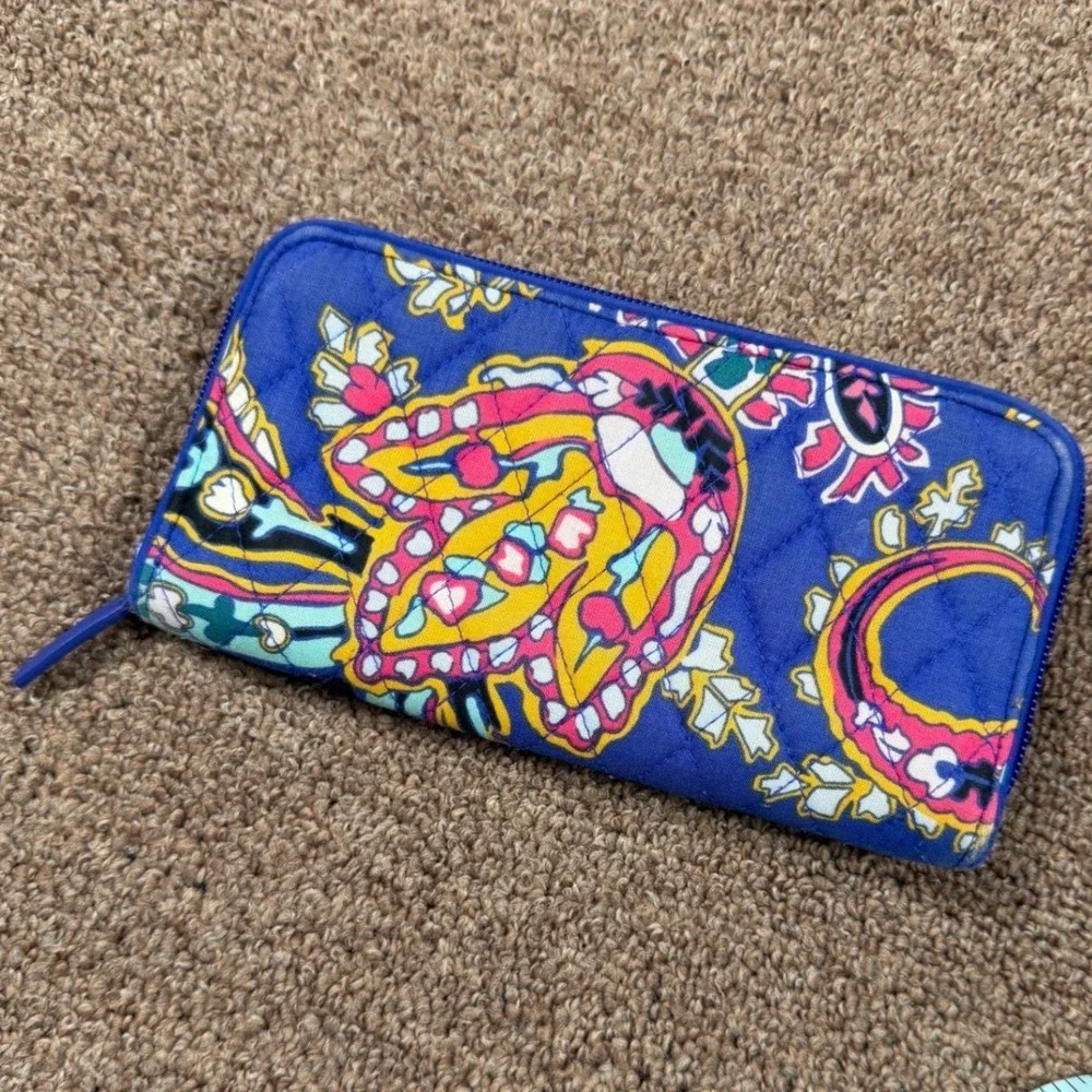 Vera Bradley RFID Georgia Zippered Wallet Romantic Paisley Pattern‎